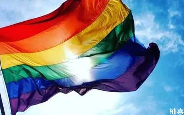 宝宝频繁左右摇头，正常现象还是异常行？