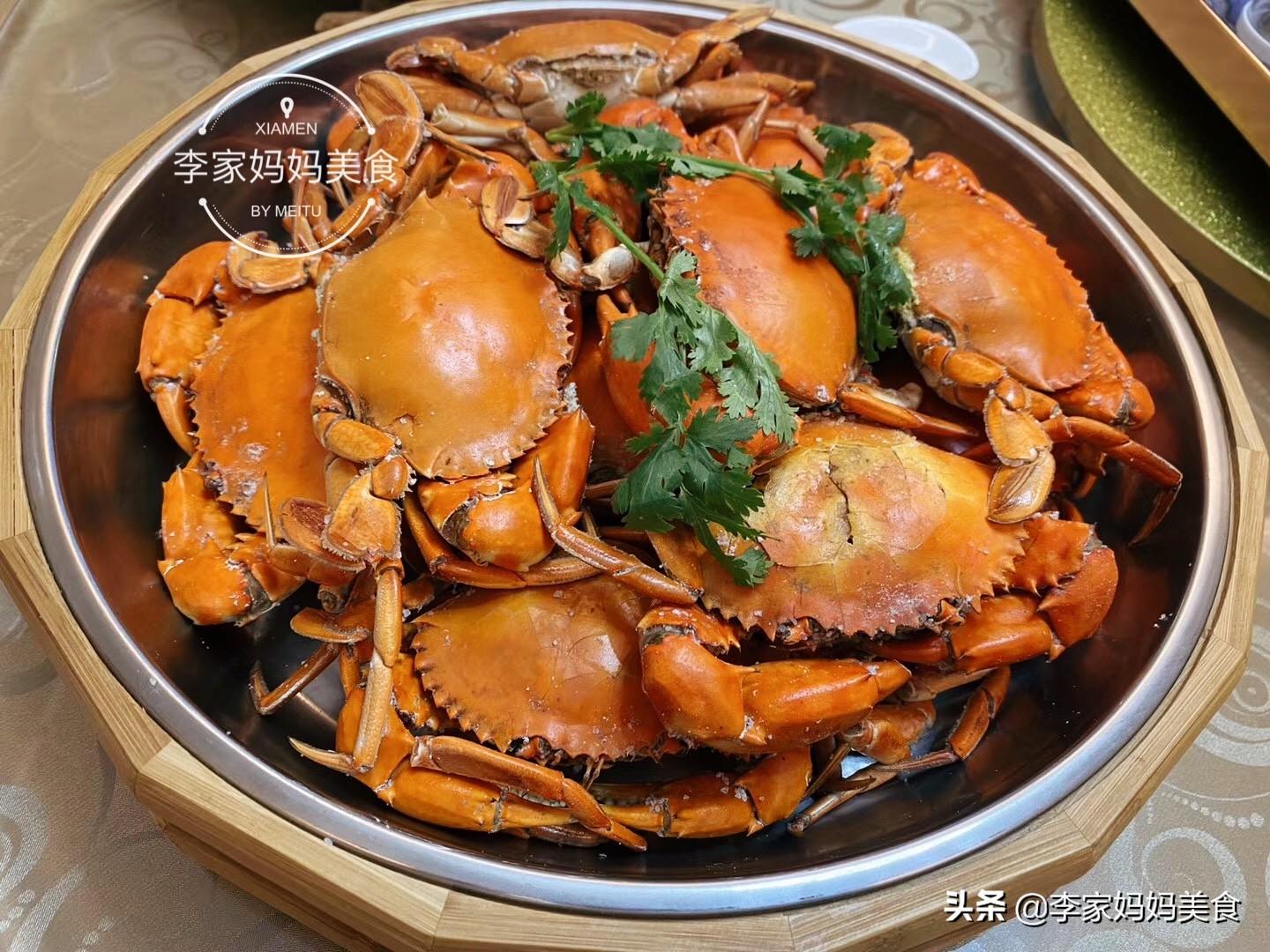 妈妈给婴儿喂奶时要注意，否则可能导致吐奶现象