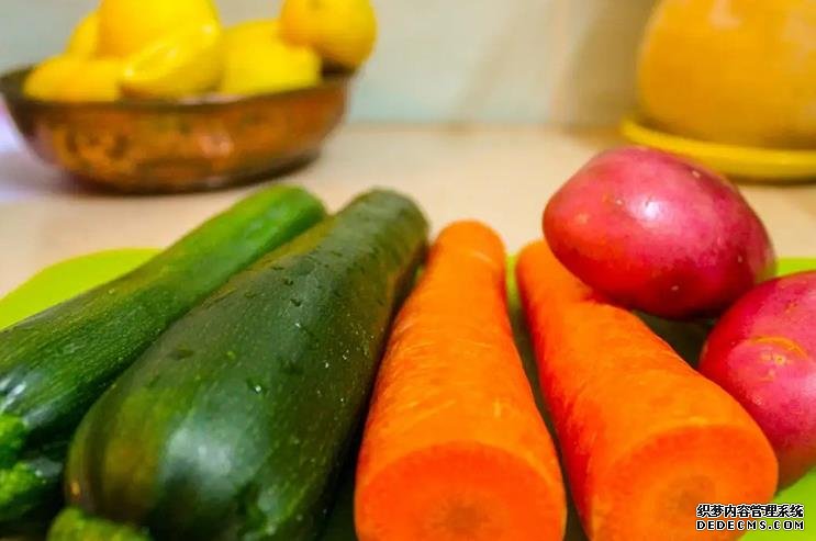 重庆做供卵试管过程是怎样 重庆一残不孕夫妇可领取申请试管补助。 ‘8×9×5的孕囊是男孩女孩’