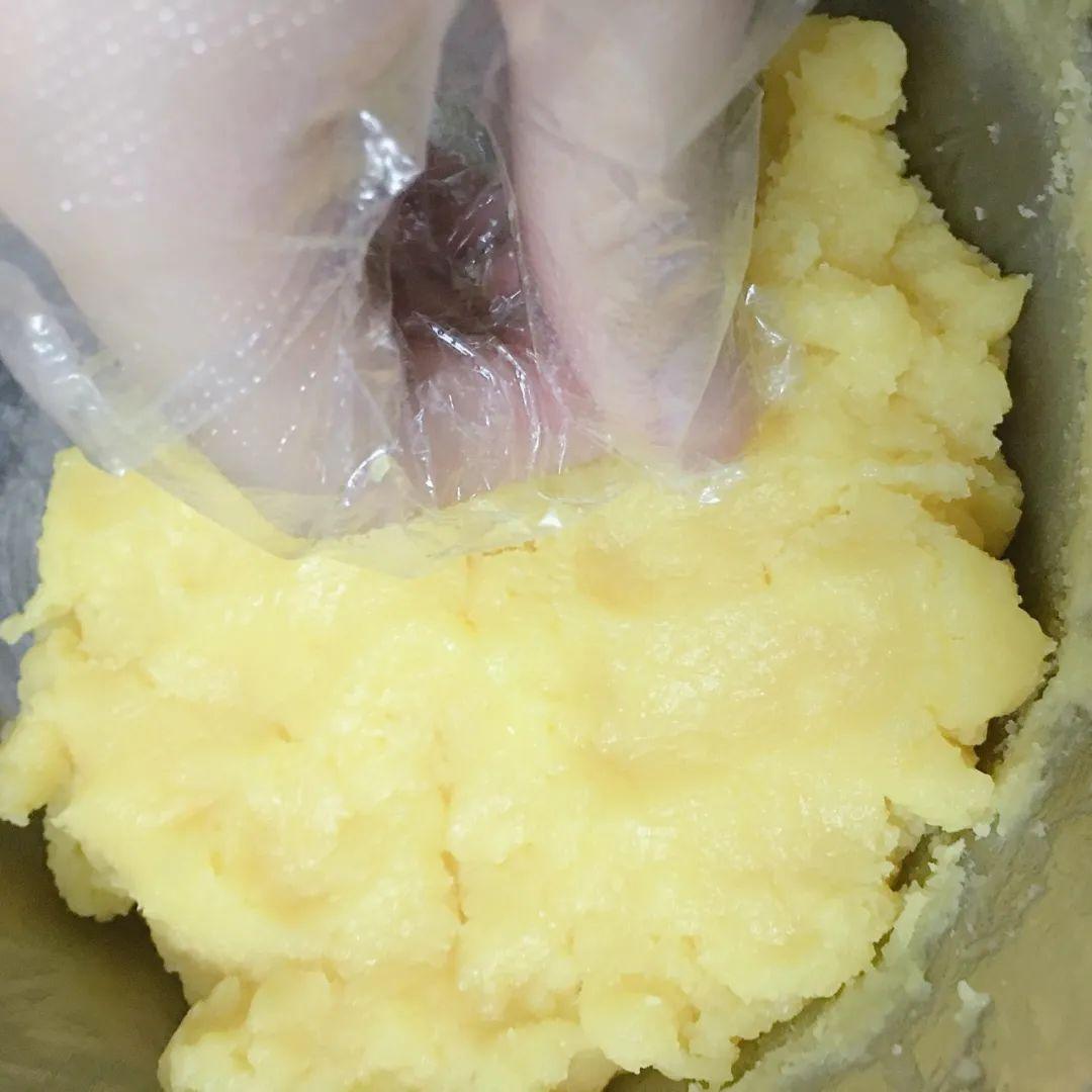 探索婴儿排便规律:如何发现宝宝排便的信号