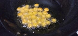 孩子在公众场合哭闹怎么应对:迅速安静技巧大揭秘