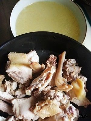 月大的宝宝何会贫血?如何合理地给宝宝补充铁和补血?