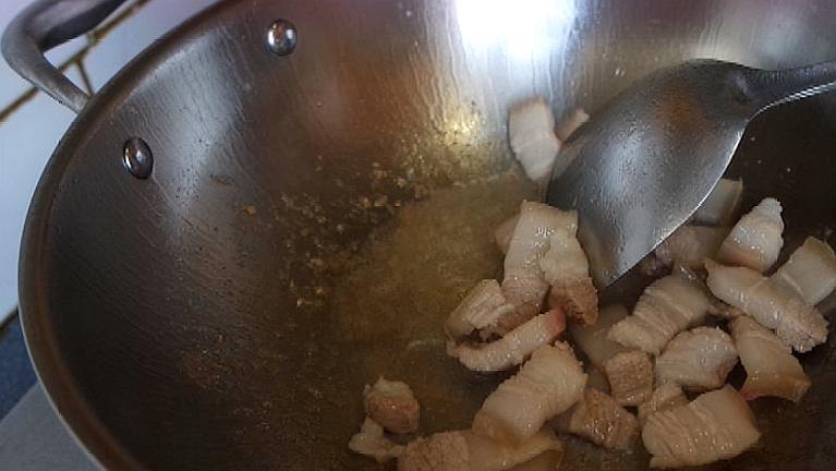 学会正确打开贝亲标准口径奶嘴上的排气孔