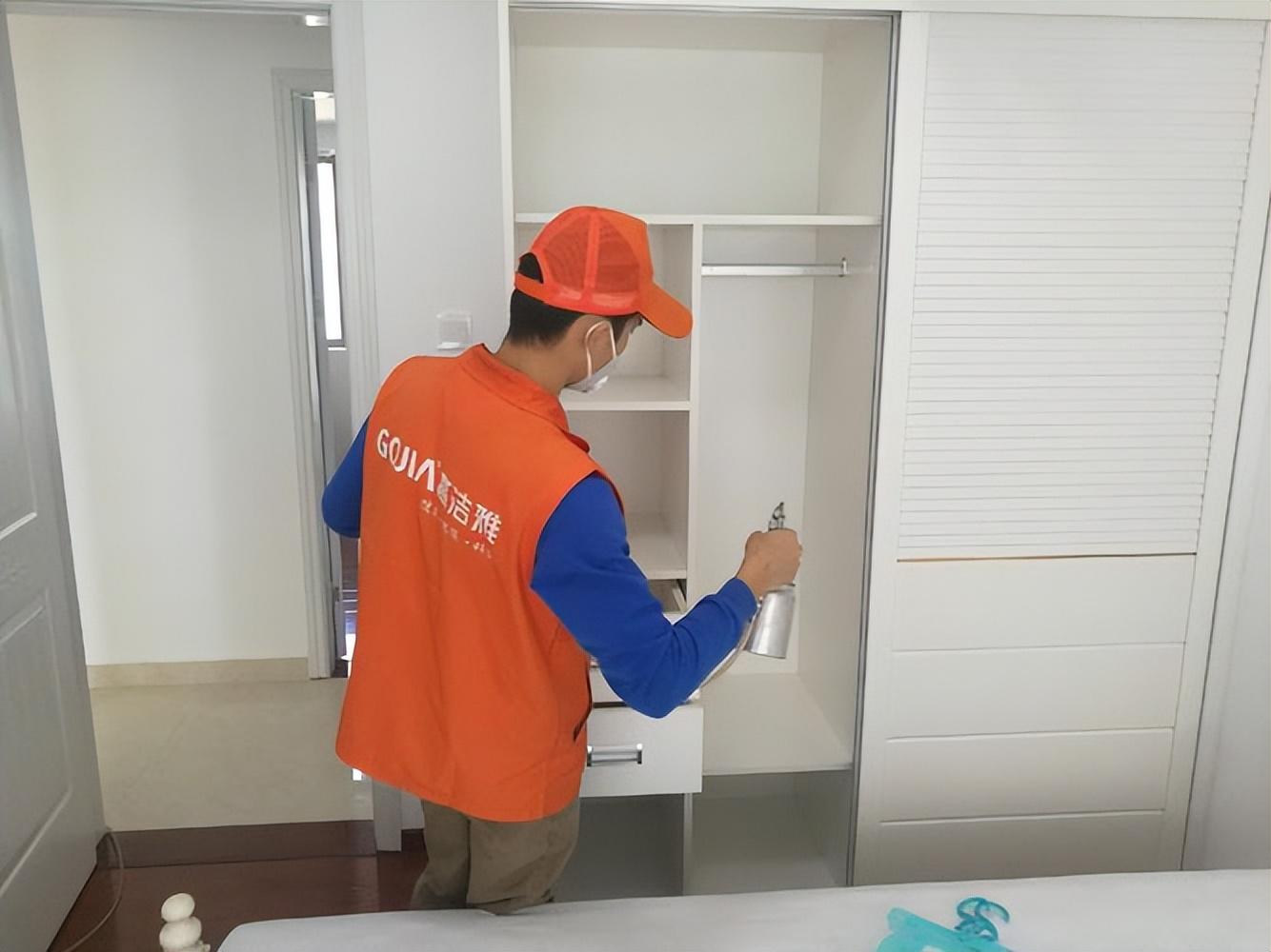 孩子经常无故哭泣,是否需要担忧?宝宝持续的哭闹可能暗示着某些问题,本文将探讨一些可能的因。