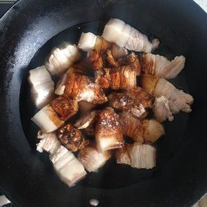 寒冷季节，带孩子们出门受限，朋友圈分享了这些温馨瞬间，让我们看看孩子们在家中的快乐时光。