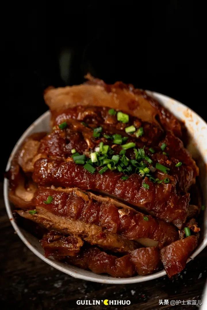 宝宝剪脐带时会不会疼?宝宝什么会在剪脐带时大哭?