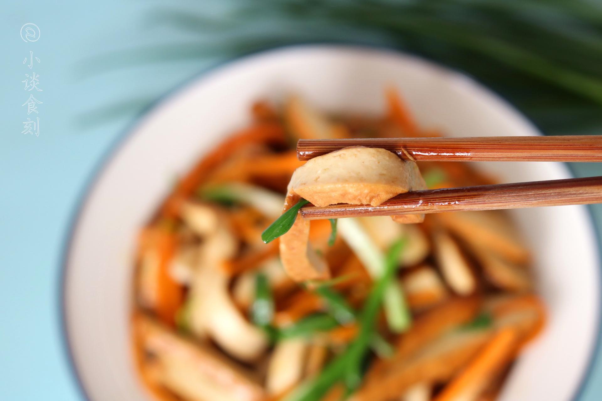 给宝宝添加辅食时，如何控制油量？宝宝适合食用哪些食用油？