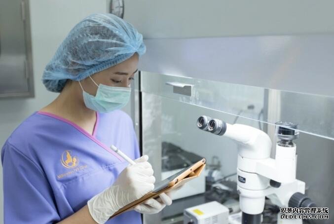 皇家试管医疗是真的吗_试管婴儿移植囊胚比鲜胚更易成功吗？