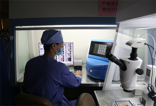 2025年高龄试管婴儿成功率预测，这些因素影响最大！