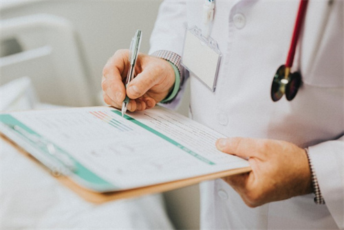 腺肌症痛经严重：打达菲林缩小子宫后移植，成功率能翻倍吗？